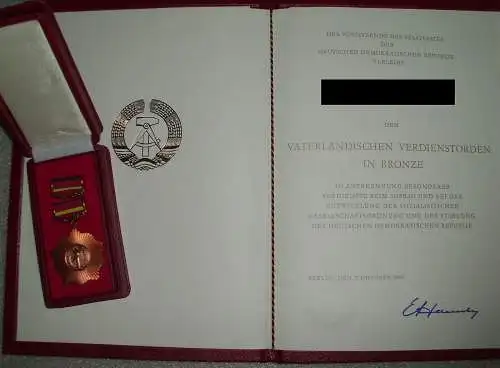 VVO in Bronze in OVP mit Urkunde in original Mappe (da3801)