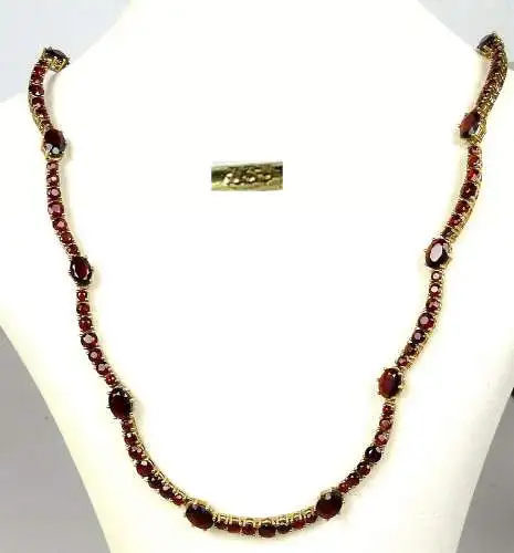 zierliches Granat-Collier aus 333er Gold