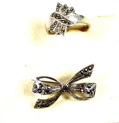 Ring aus 925 Silber mit Markasiten  Größe 58 und Brosche aus 835 Silber