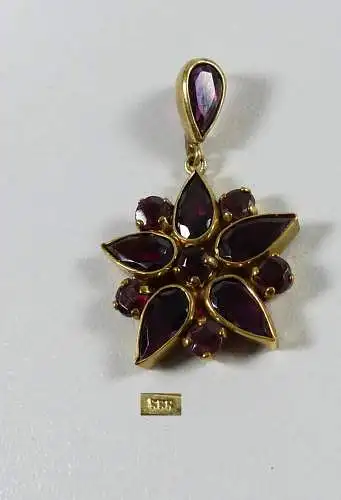 Toller Anhänger aus 333 Gold mit Granate  (da5628)