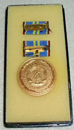 Medaille langjährige Pflichterfüllung zur Stärkung d Landesverteidigung (da3828)