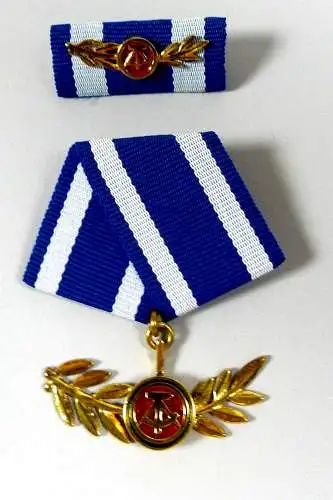 DDR Orden Ehrenzeichen für Körperkultur und Sport 835 Silber Bartel 228 b