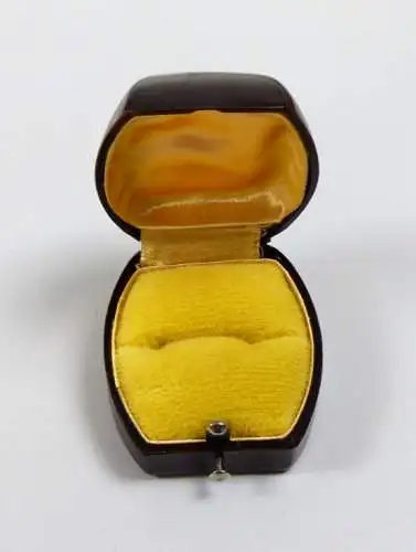 alte Schmuckschachtel aus Bakelit für Ring