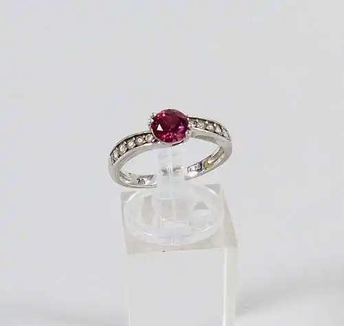 Ring aus 925 Silber mit rotem Edelstein, Gr. 57/Ø 18 mm  (da6932)