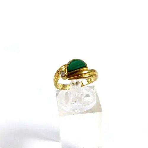 Ring aus 333 Gold mit Malachit und Zirkonia  Größe 54