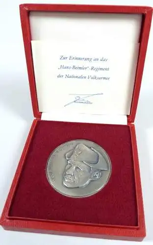 DDR NVA Hans Beimler Medaille in OVP Ehrengabe zur Erinnerung an das Regiment