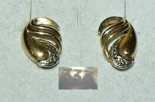 Ohrringe/Stecker aus 333er Gold mit winzigem Diamant   (da4399)
