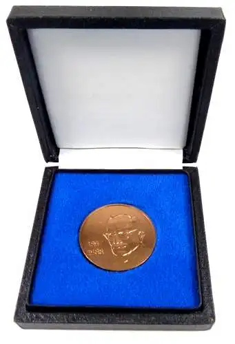 original alte DDR Medaille  Gustav Szinda Ministerium für Staatssicherheit OVP