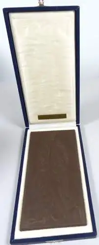 seltenes Meissen Relief Platte Sowjetsoldat mit Kind MfS