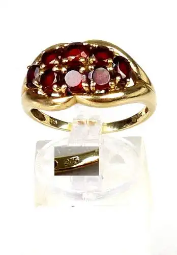 Ring aus 375 Gold mit Granate Größe 56