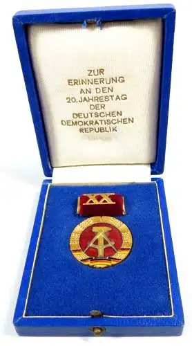 original alte DDR Medaille zum 20. Jahrestag der DDR in OVP