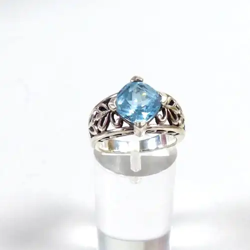 Ring aus 925 Silber mit Aquamarin