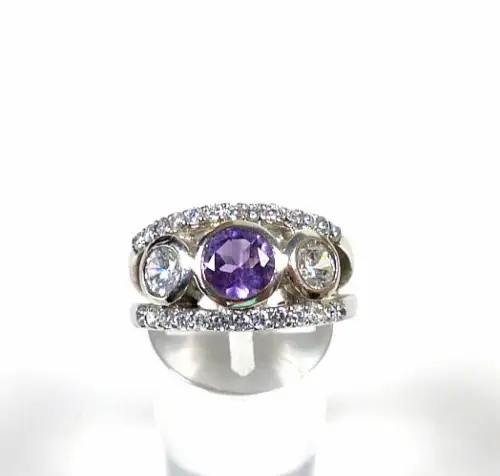 Ring aus 925 Silber mit Amethyst und Kristallen  Größe 58