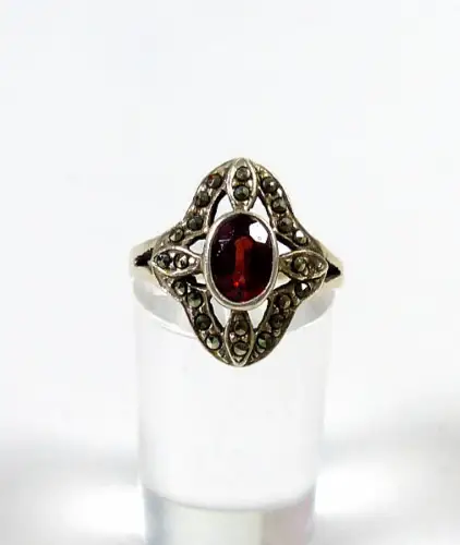 Ring aus 925 Silber mit Granat und Markasiten  Größe 55