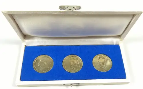 3 Medaillen in Silber MfS DDR in OVP