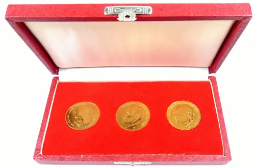 3 Medaillen in Gold MfS DDR in OVP