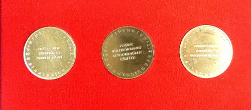 3 Medaillen in Gold MfS DDR in OVP