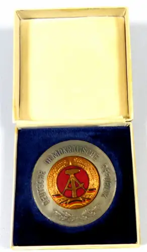 Emaillierte Medaille DDR Kreisstadt Werder in OVP selten