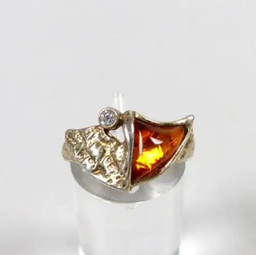 schöner Ring aus 925 Silber mit Bernstein Amber und weißem Stein,  Größe 57