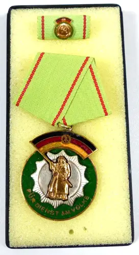 DDR original alter Orden Für Dienst am Volke in OVP