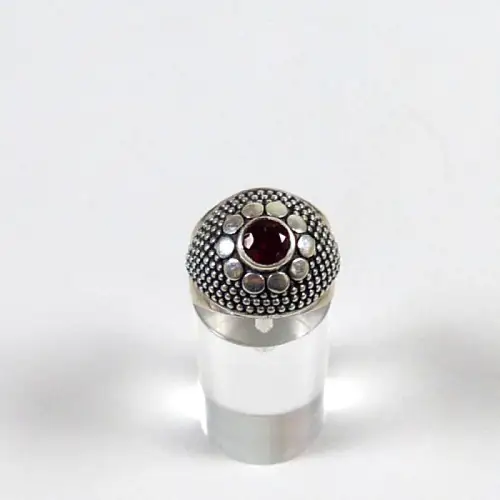 Ring aus 925 Silber mit Granat,  Größe 53