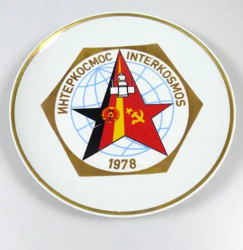 original alter Ehrenteller von 1978 Interkosmos  Top Zustand