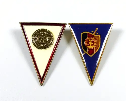 2 original alte Akademie Abzeichen MfS und Hochschule NVA