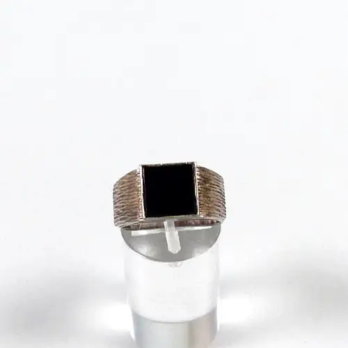 Ring aus 835 Silber  mit schwarzem Stein  Größe 58