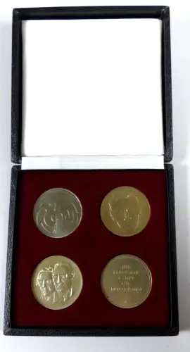 DDR 4 Medaillen MfS Kundschafter der Gruppe Ramsay DDR in OVP