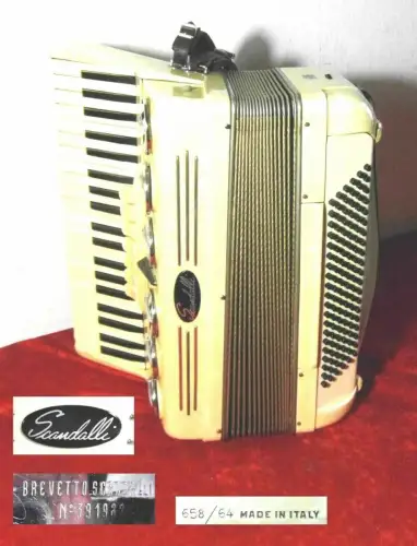 Akkordeon Scandalli Brevetto Sax Klappen 120 Bässe perlmutt im Koffer