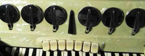 Akkordeon Scandalli Brevetto Sax Klappen 120 Bässe perlmutt im Koffer