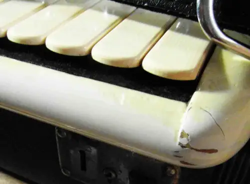 Akkordeon Scandalli Brevetto Sax Klappen 120 Bässe perlmutt im Koffer