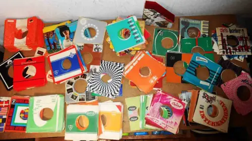 mehr als 1120 Firmenlochcover - Leercover - keine Schallplatten - Sammlung