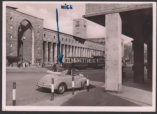 Nationalmuseum Nürnberg 1952 10+5 Pfg. BRD 151 Ak Bahnhof mit Straßenbahn und Auto "Käfer", mit NO, R. Randstück