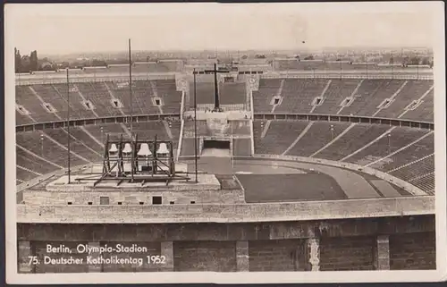 Berlin Olympiastadion 1952 SoSt. 75. Deutscher Katholikentag "Gott lebt" Fotokarte 10 Pfg. Glocke rechts.