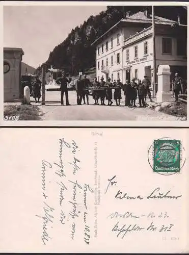Brennergrenze Foto mit Schlagbaum Grenzstein Avisira, Grenzbeamter mit Gewehr 1938