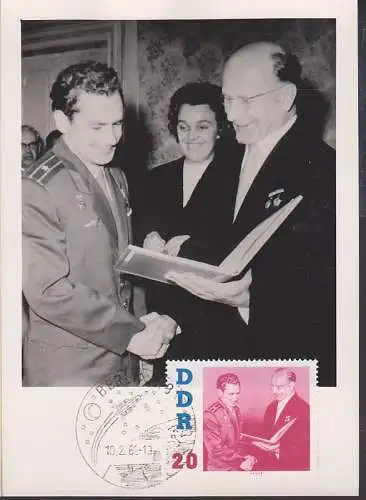 MC 886 G. S. Titow erhält von W. Ulbricht den Karl-Marx-Orden, Fotokarte