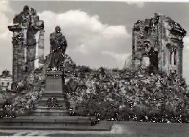 Dresden Ruine der Frauenkirche mit Lutherdenkmal *ca. 1975