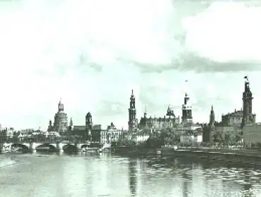 Dresden von der Marienbrücke auf die Altstadt Frauenkirche * ca. 1970