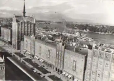 Rostock Lange Straße mit Sicht auf Hafen o 18.6.1976