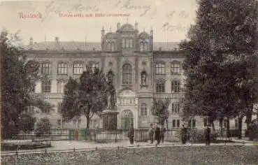 Rostock Universität mit Blücherdenkmal o 24.7.1917