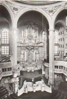 Dresden Frauenkirche von der Empore nach Altar und Orgel * ca. 1970