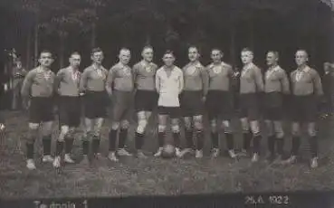 08491 Netzschkau Teutonia 1 Fussballmannschaft Echtfoto * 25.6.1922
