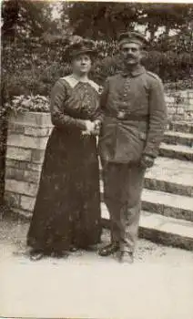 Deutscher Soldat mit Frau Militär 1. WK.  * ca. 1915