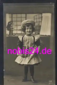 Schulbeginn Mädchen mit Zuckertüte Tafel Glückwunschkarte o 1913