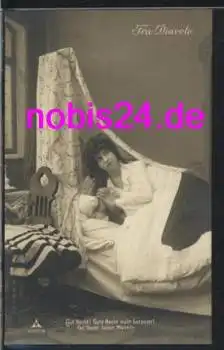 Mädchen im Bett  *ca.1910