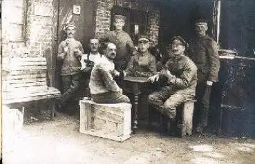 Skat deutsche Soldaten beim Kartenspiel Gebäude 23 Echtfoto *ca. 1915