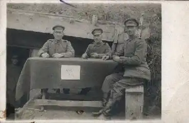 Skat spielen im Felde Soldaten Echtfoto gebr. 11.4.1917
