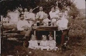 Skat Familie beim Kartenspiel Echtfoto o ca. 1910
