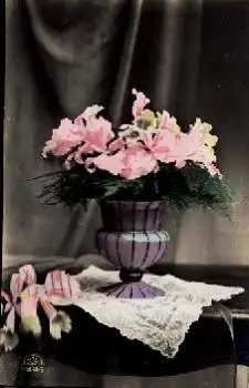 Blumen in violetter Vase o 12.5.1921